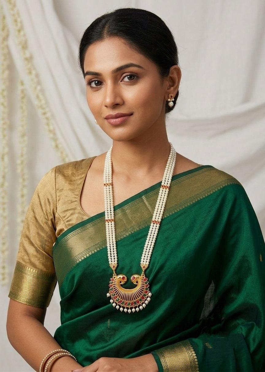 “Emerald Elegance: A Timeless Traditional Look”