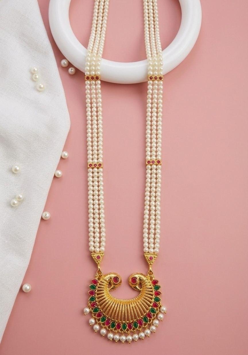 “Emerald Elegance: A Timeless Traditional Look”